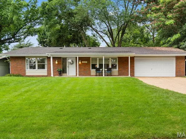 1641 Pepperwood Dr, Saint Louis, MO 63146