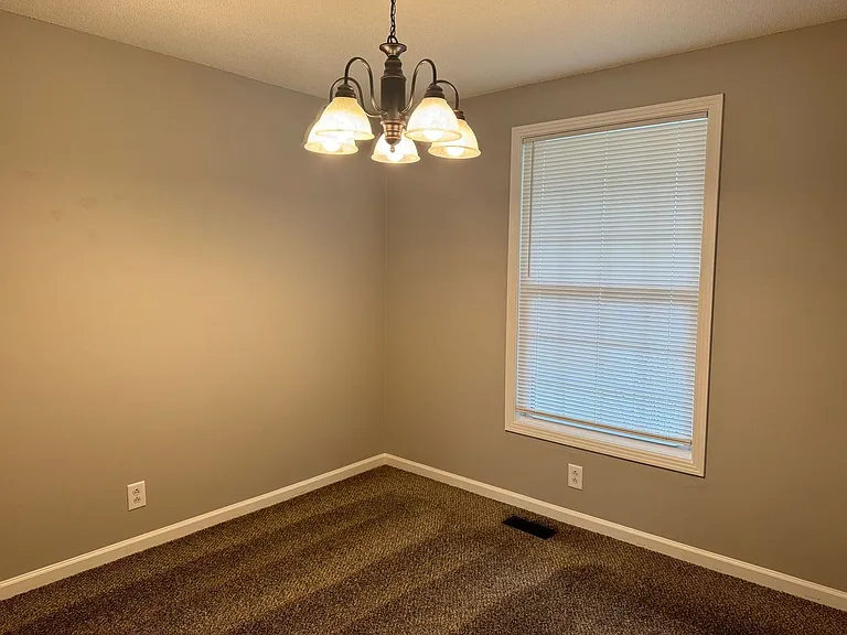 104 Cornelia Ct — Photo 9