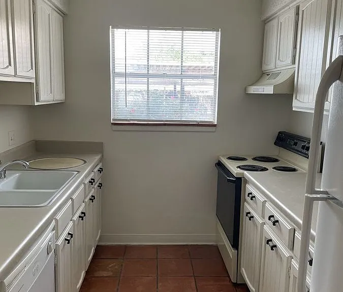 Whispering Oaks 1904 N. Midland — Photo 48