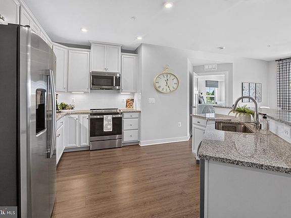 4th image of 3315 Firefly Ln #204