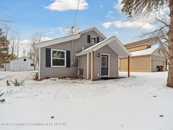 702 S Clinton St, Charlotte, MI 48813