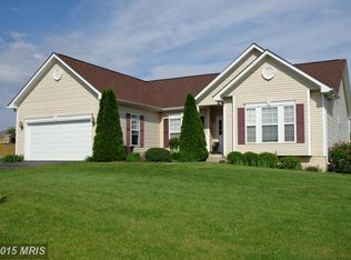 44 Stratus Dr, Kearneysville, WV 25430