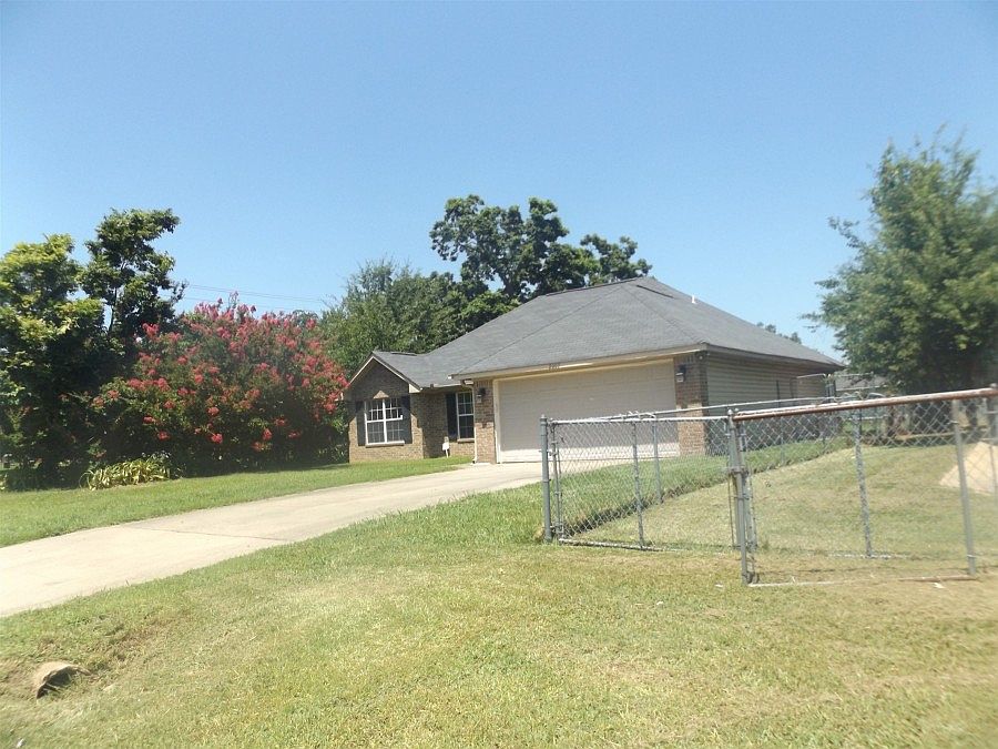 2nd image of 2007 W Scull St