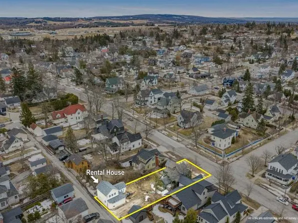 701 Michigan St, Petoskey, MI 49770