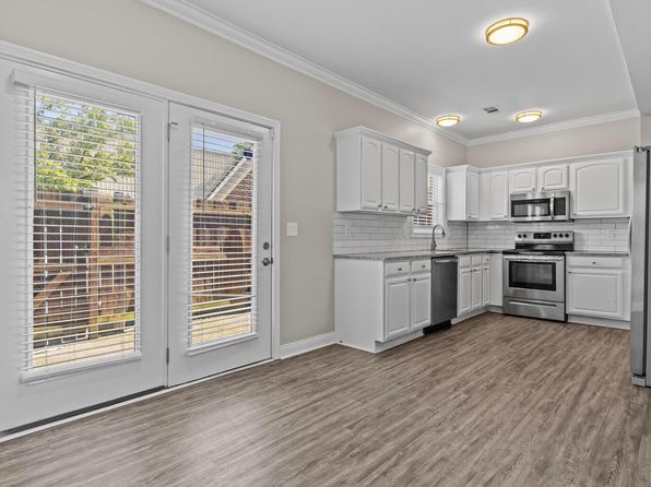 lexington-kentucky-446956486 picture