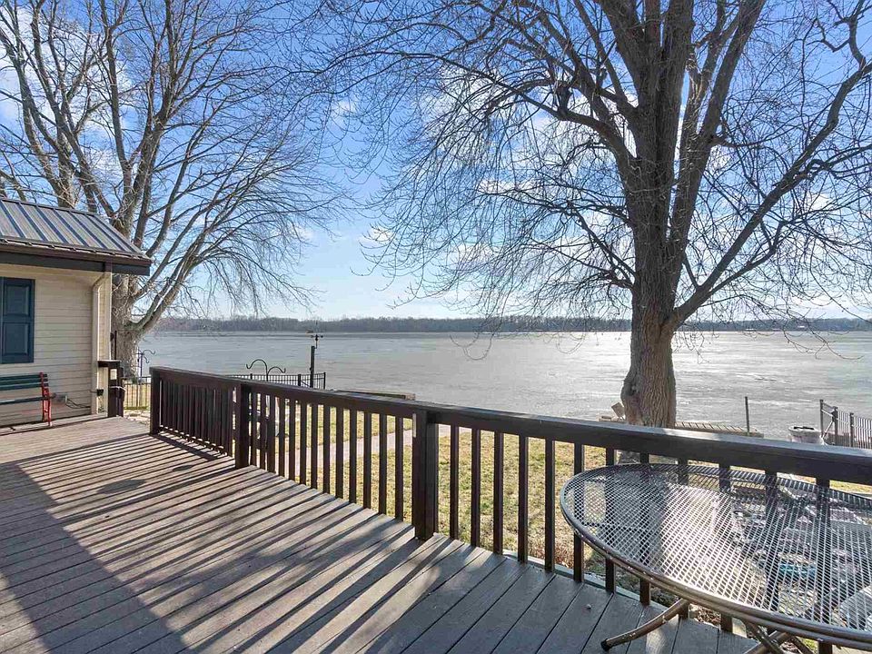 Lakefront Deck