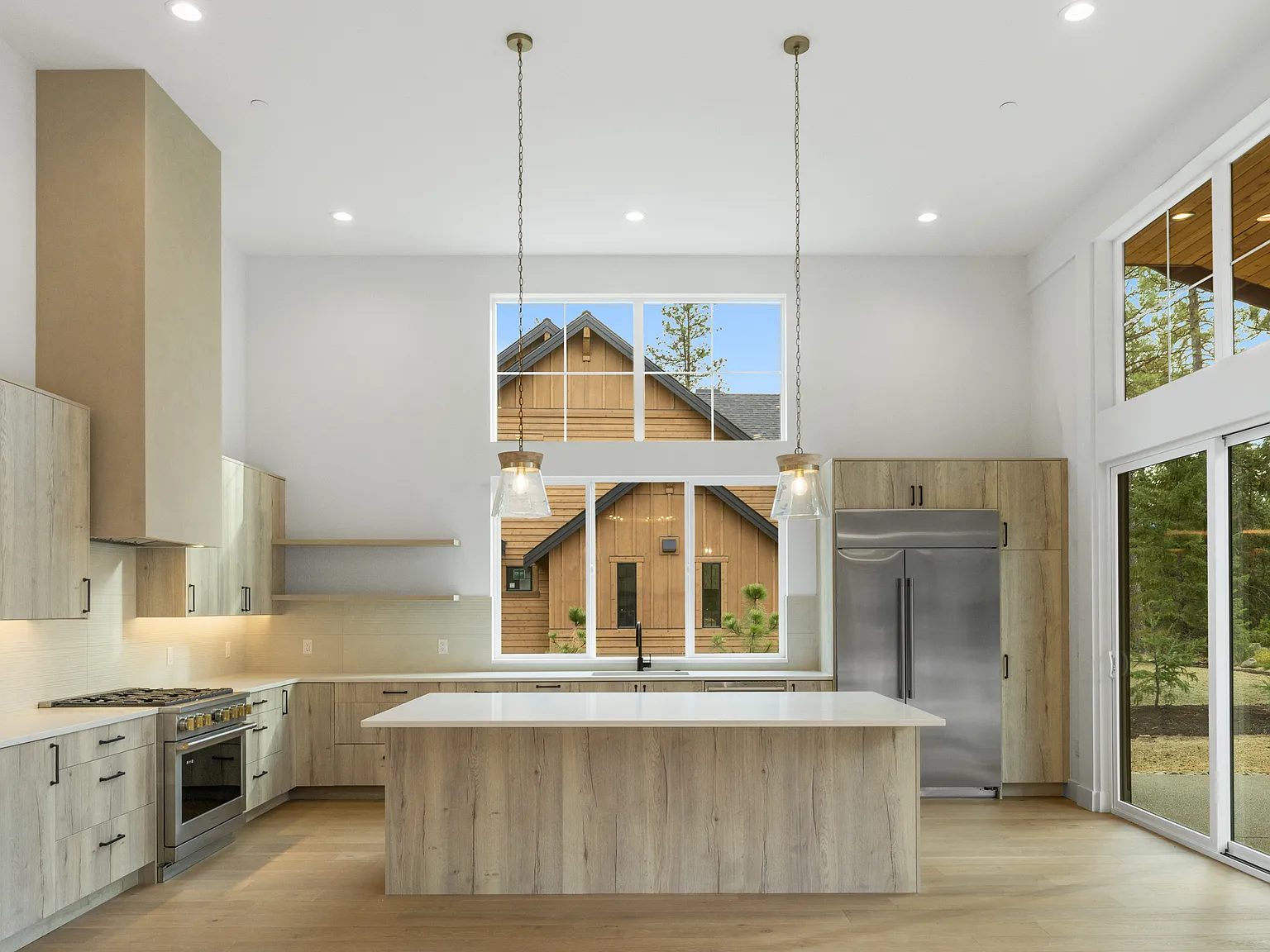 4 bed, 2410 sqft, $6,500 — Photo 3