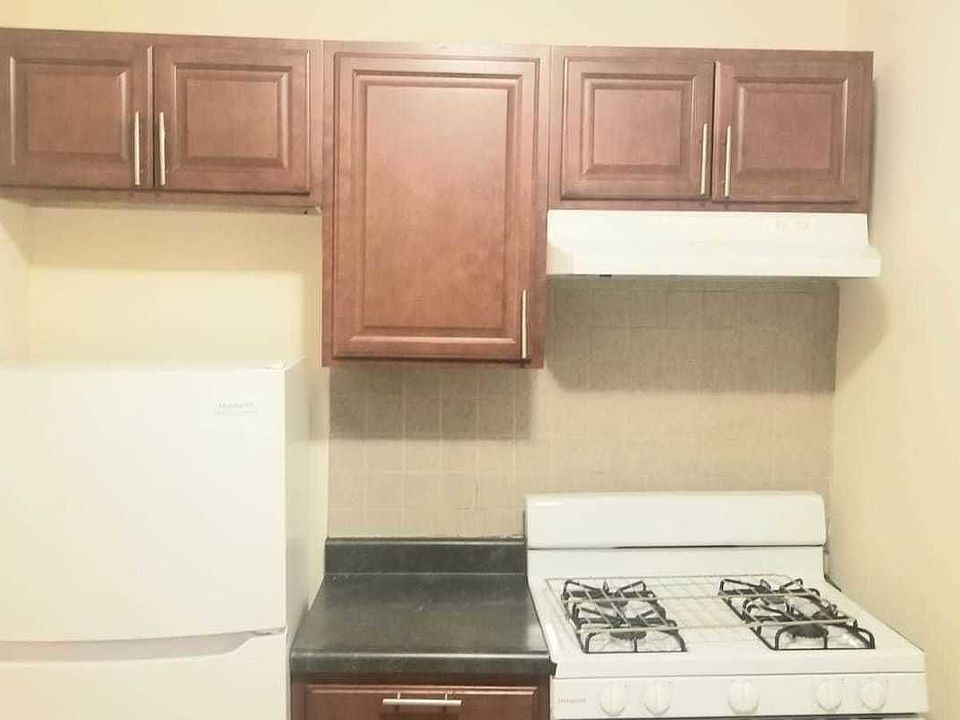 1st image of 601 Parkside Ave #C6