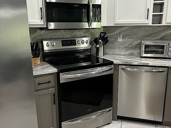 New stainless steel applianc