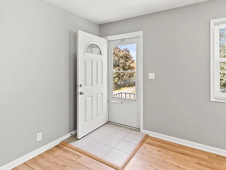 7517 Spring St — Photo 5