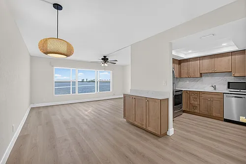 52 Yacht Club Dr Photo 1