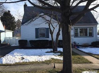 7 Audrey Ave, Plainview, NY 11803