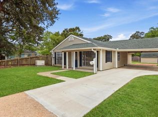 906 Montrose St, Port Neches, TX 77651