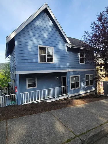 4020 Byron Ave Photo 1