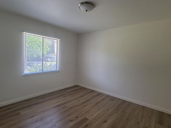 3rd image of 1835 Rose Ave