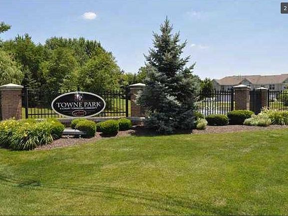 3rd image of 2271 Colfax Ln