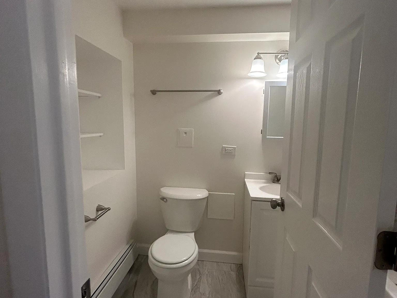 3 bed, 1000 sqft, $1,995 — Photo 3