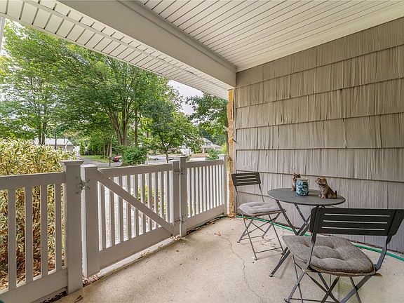 5th image of 16 Shelbourne Ln