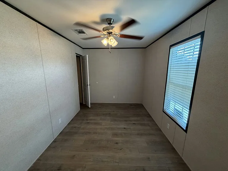 131 Lakeside Garden Cir #131 — Photo 11