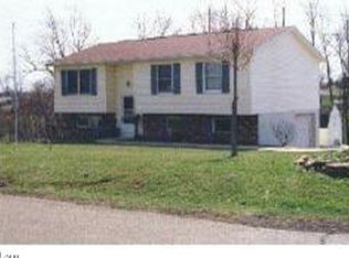 717 Oakhurst Dr, Amherst, OH 44001