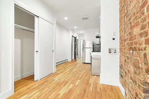 Rented by Friedman Mayer, LREB | media 10