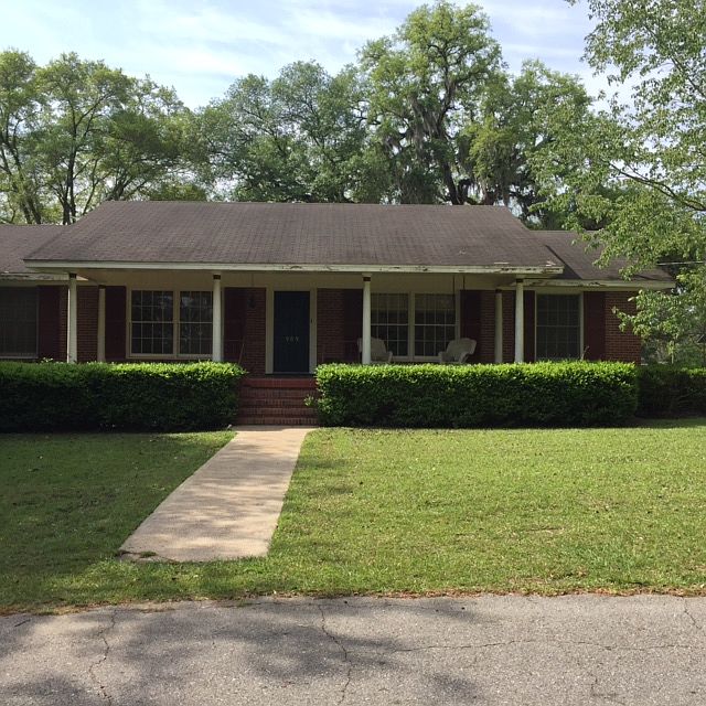 1st image of 909 Magnolia Dr