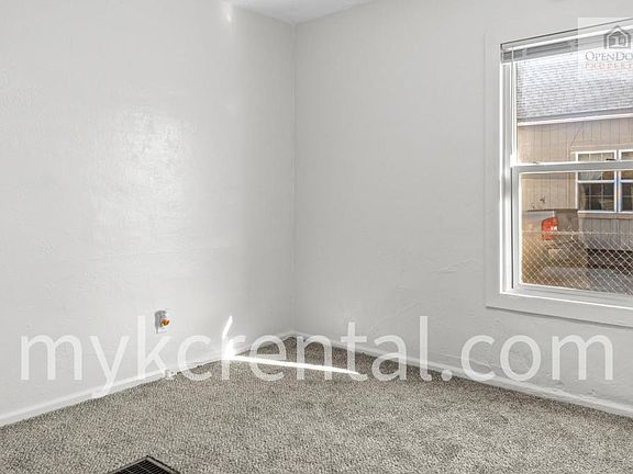 2nd image of 1129 Hasbrook Ave