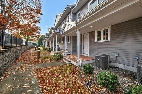 330 Crystal Ave #19 — Photo 15