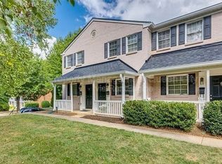 1224 Green Oaks Ln APT B, Charlotte, NC 28205