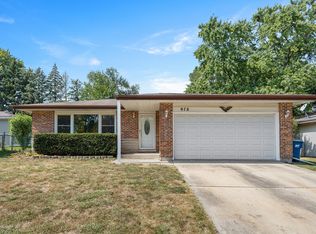 978 Poplar Ln, Bartlett, IL