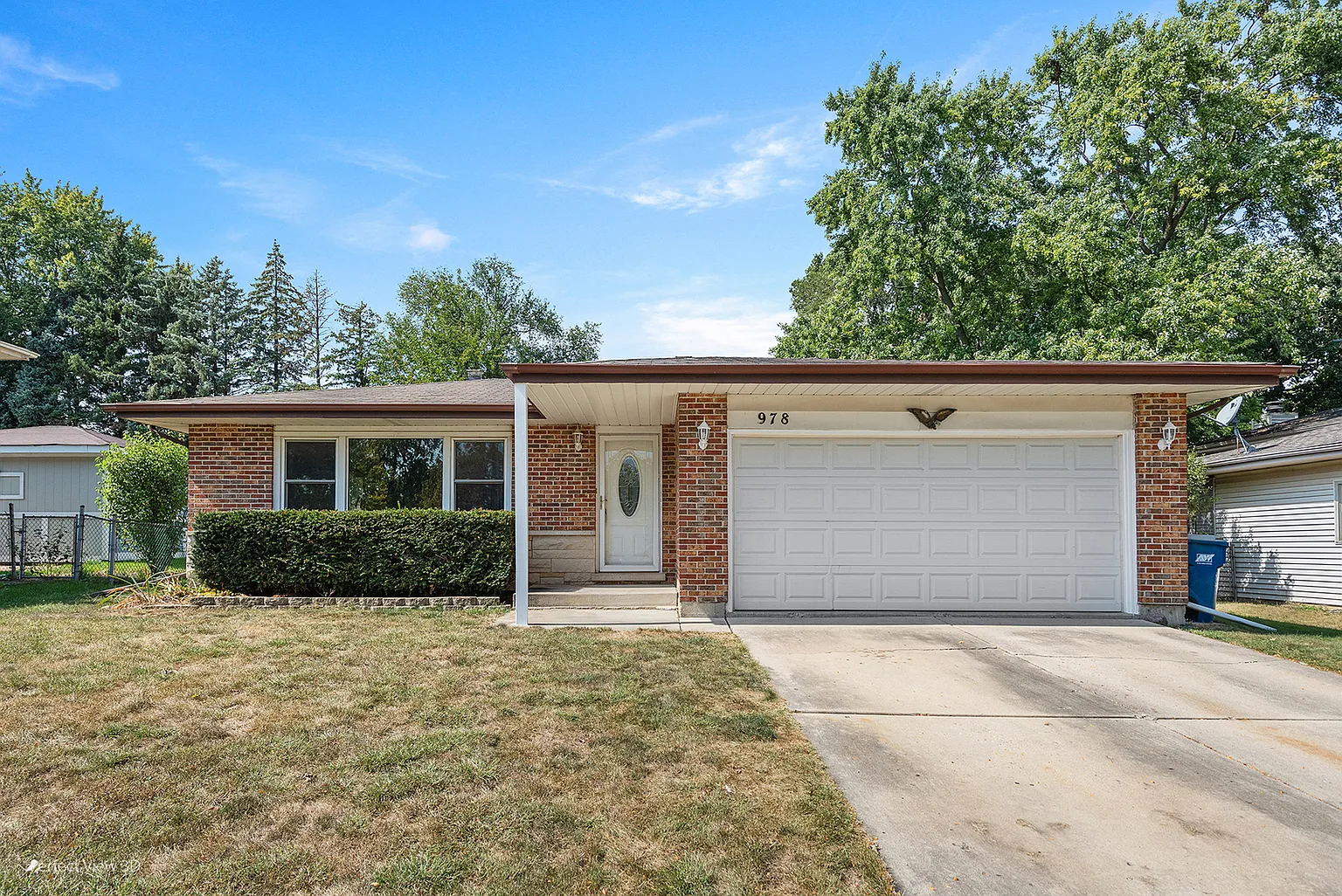 978 Poplar Ln photo 1
