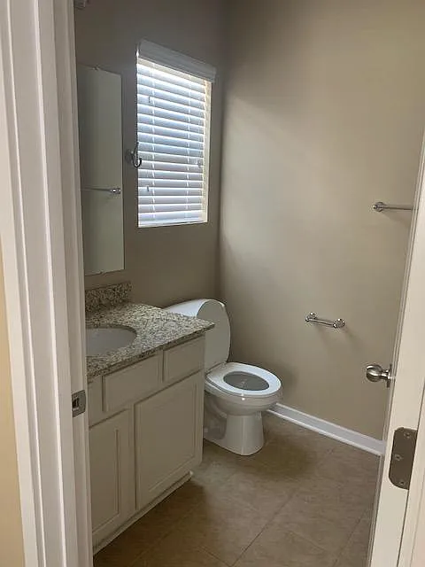 2 bed, 2.5 bath, 1592 sqft, $1,800 — Photo 4
