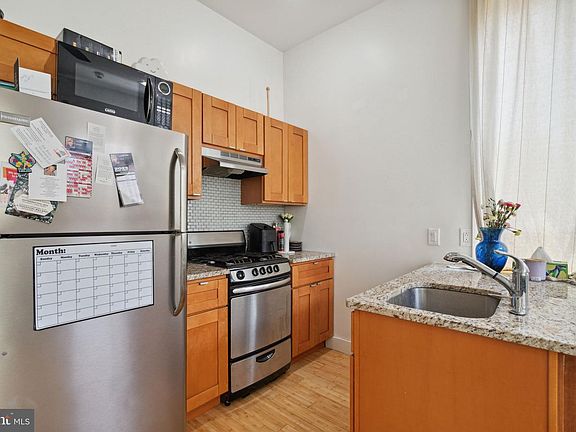2nd image of 1129 McKean St #1