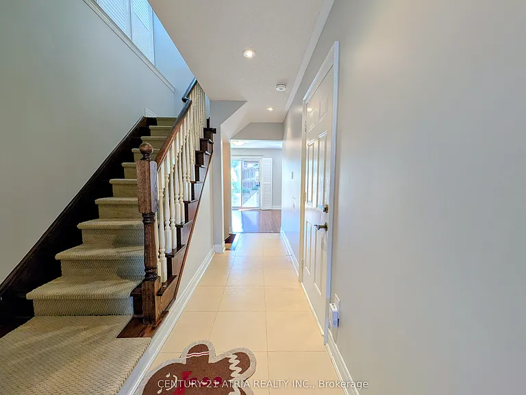 5047 Warwickshire Way — Photo 2