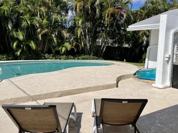 464 NW 11th St, Boca Raton, FL 33432