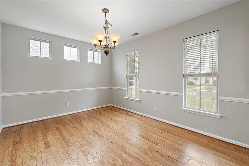4 bed, 3.5 bath, 2172 sqft, $3,595 — Photo 2