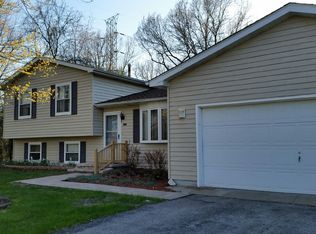 37510 N Lake Crest St, Beach Park, IL