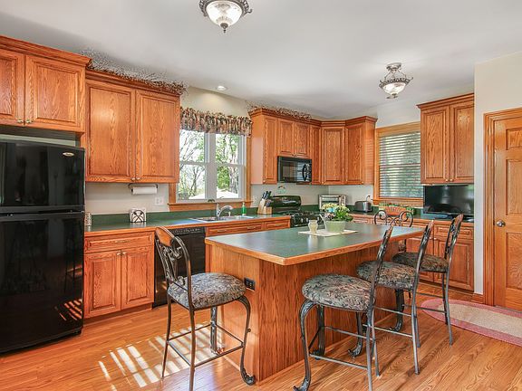 Huge Island!  Great for Entertaining and Extra Countertop Space!