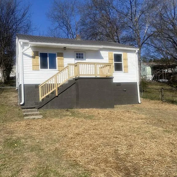 2413 Webster Ct — Photo 1