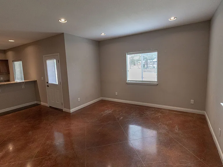 1413 Paris Rd — Photo 5