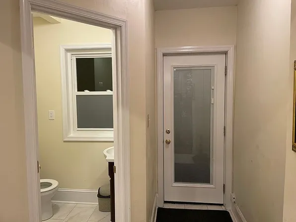 633 Girard St NE, Washington, DC 20017