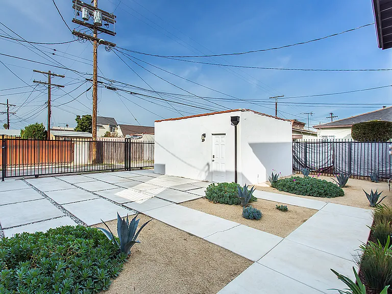9009 S Normandie Ave — Photo 7