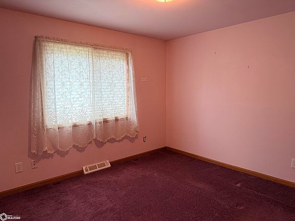 5th image of 503 Dakota St