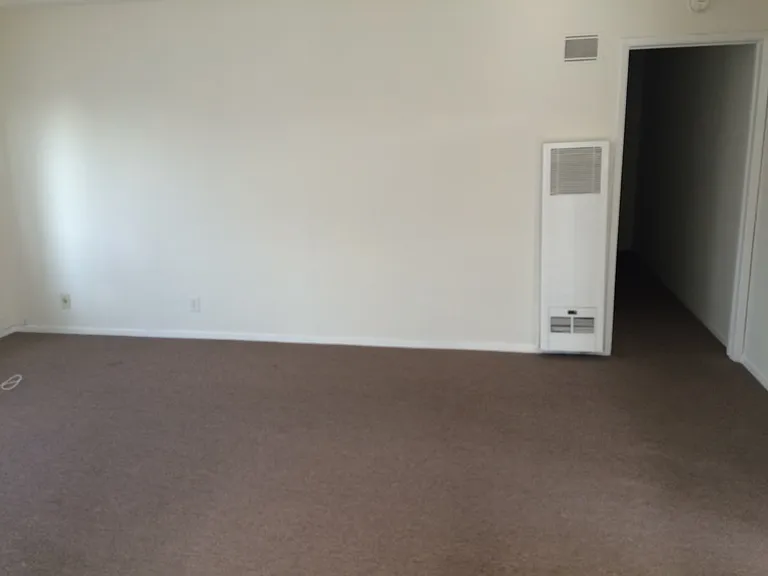 1148-1156 W Valencia Dr — Photo 3