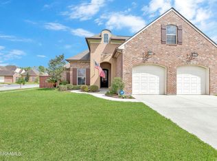 201 Bayou Parc Dr, Youngsville, LA 70592