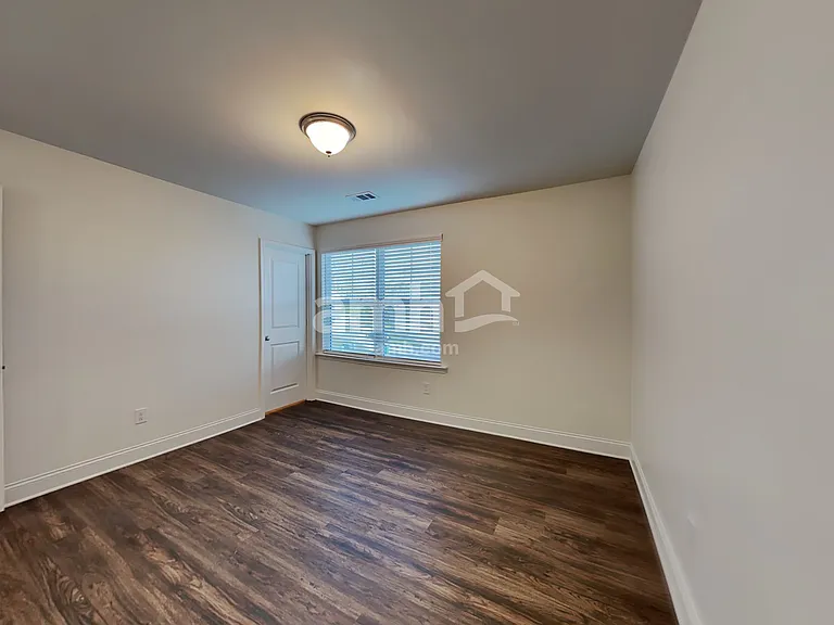 5275 Hudson Valley Dr — Photo 25