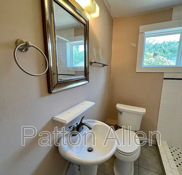 114 Clingman Ave — Photo 10