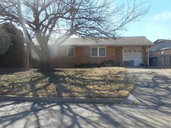 5618 NW Eisenhower Dr, Lawton, OK 73505