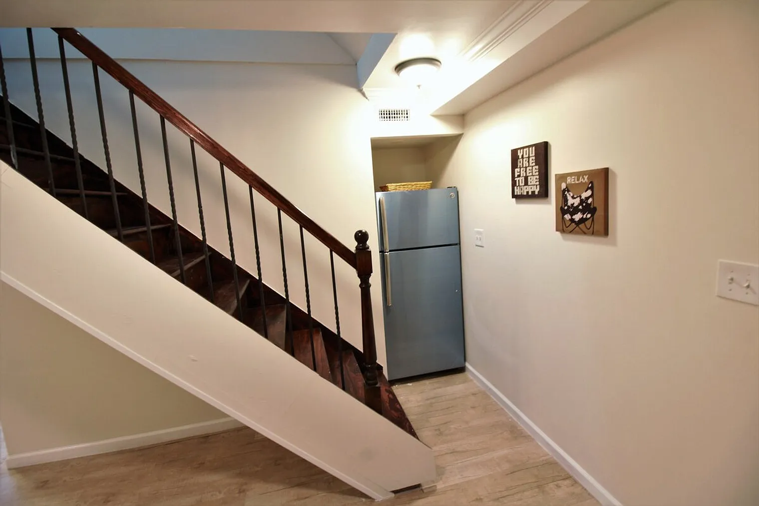 2 bed, 1.0 bath, $3,809 — Photo 3