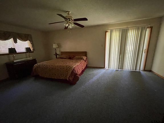5th image of 808 Watson St